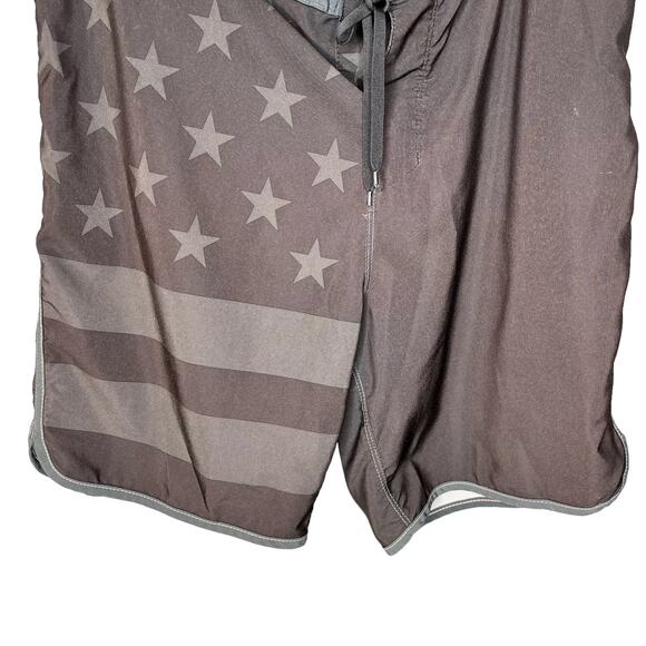 Hurley Phantom Board Shorts Stripes Flag Size 31 - Picture 4 of 6